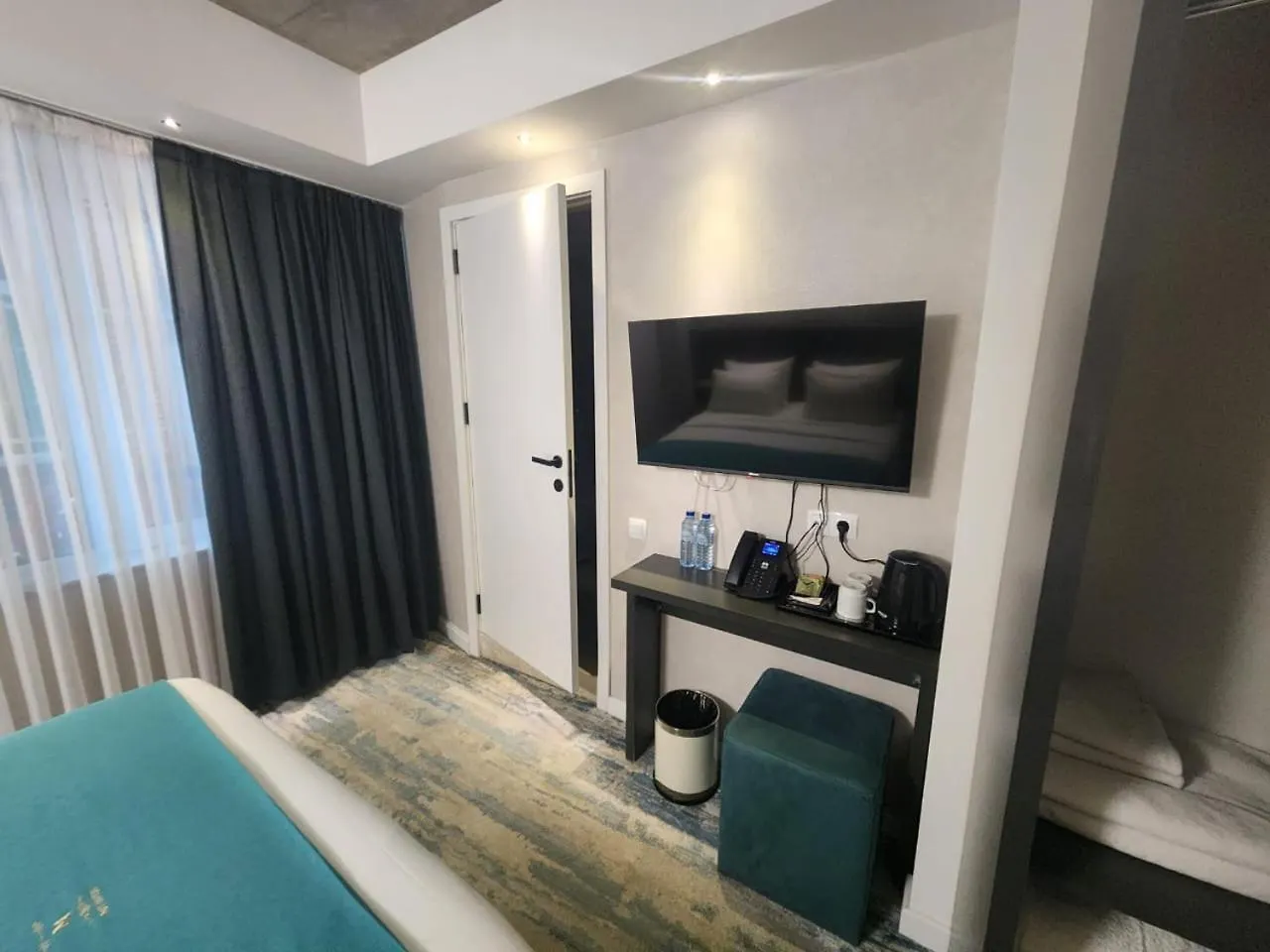 ****  T I F L I S Hotel Tbilisi Georgien