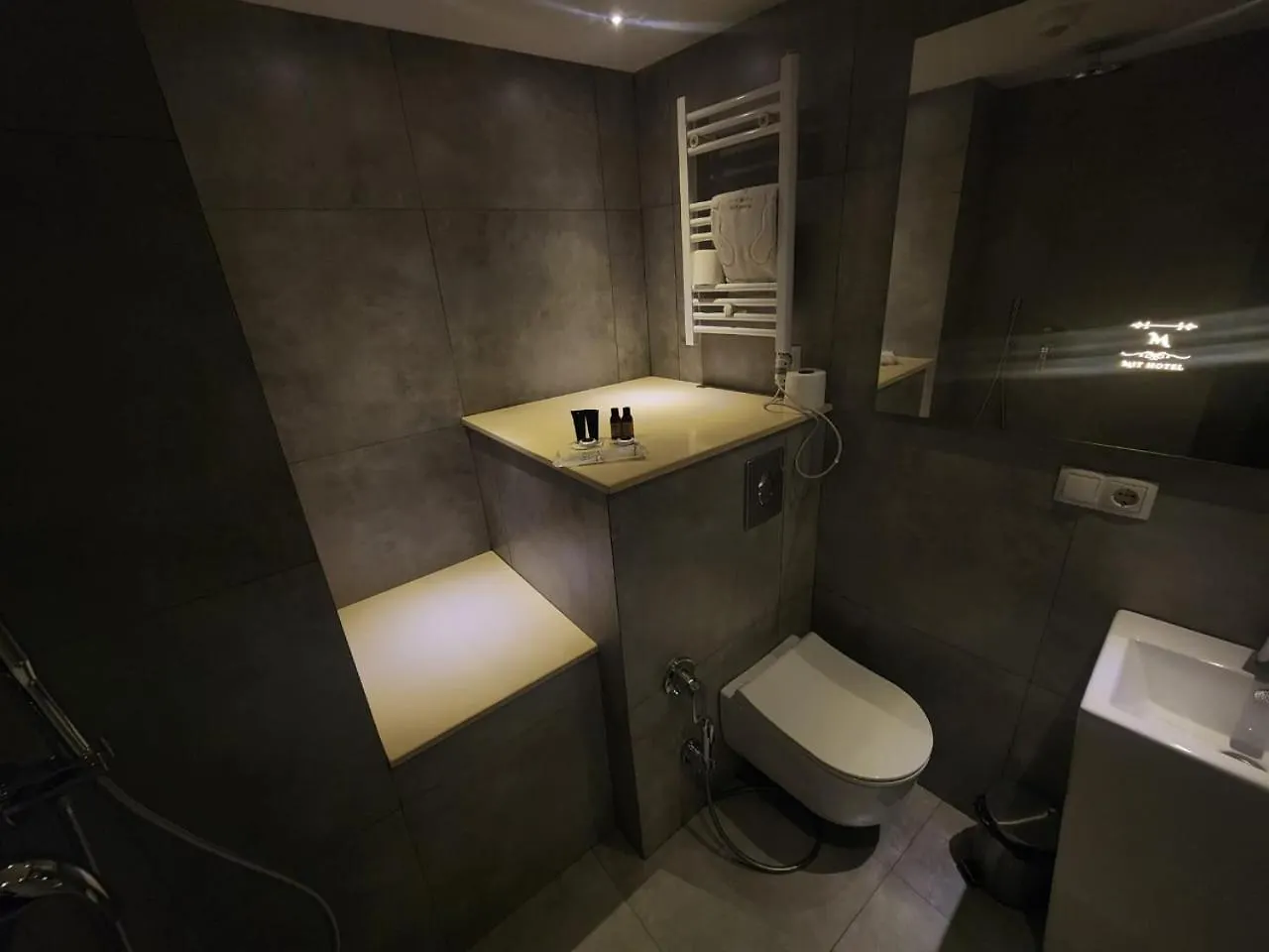 T I F L I S Hotel Tbilisi