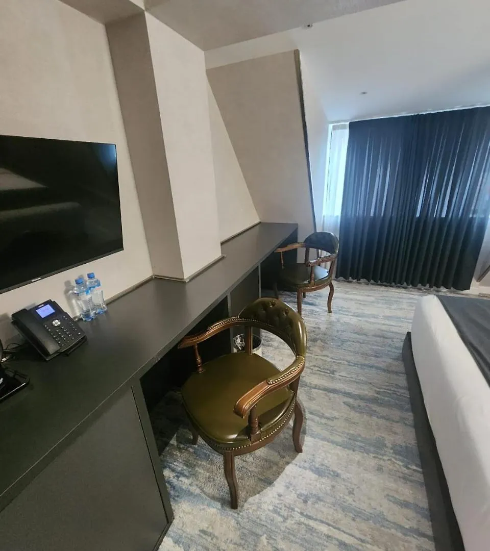 T I F L I S Hotel Tbilisi